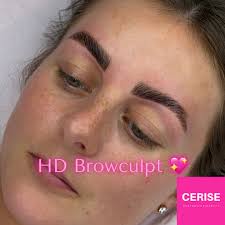 Meet the face behind the salon 👋💕 It's been a while since I've introduced  myself so I thought I'd show my little face 😊 Obviously I'm mad about  aesthetics, beauty and skincare