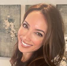 Lisa Stuart's Instagram, Twitter & Facebook