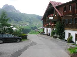 Der tilbydes desuden familieværelser samt terrasse. Lechtal Weg 445 Holzgauer Haus Lechleiten Tirol Austria Web Hosting Make It Simple