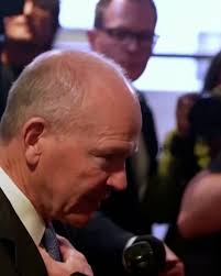 Boeing CEO Dave Calhoun to step down