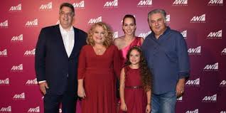 Είχε κάνει τόση αίσθηση αυτό, είπα όμως ότι μόνο μία φορά συνέβη. Elenh Kastanh Sxoliazei To Prowro Telos Toy Kane Goneis Na Deis Kalo E8nos