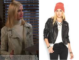 Regarder 2 broke girls saison 1 episode 1, selectionnez votre lecteur. 2 Broke Girls Season 6 Episode 1 Caroline S Leather Moto Jacket Shop Your Tv
