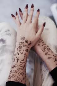 Vai Uma Tattoo De Emoji Ai Blog Do Mundo Das Tatuagens Veja mais ideias sobre emoticons engraçados, imagens emoticons, smiley. vai uma tattoo de emoji ai blog do