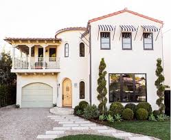 Black And White Spanish Style Home Exterior Inside An Incredible Home With Modern Californian Appeal Spanish Style Homes Mediterranean Homes Spanish Style