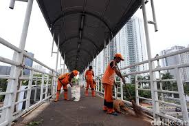 Inilah lowongan kerja tukang bangunan terbaru di depok 2020. Berapa Gaji Pasukan Oranye Dan Pasukan Biru Sekarang