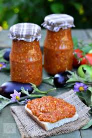 Dovleceii se curata de coaja, se taie cubulete si se fierb in apa cu sare pana se inmoaie. Zacusca De Vinete Food Canning Recipes Recipes