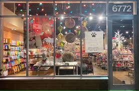 We are on a mission to bring you the best cat food, doggy food, toys, treats and pet supplies online. Land Of Paws Pet Store Facebook 1 335 Photos