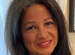 Ellen Deutsch's Instagram, Twitter & Facebook