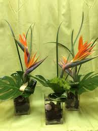 Bird Of Paradise Arrangement Ideas Birds Of Paradise More Tropical Flower Arrangements Bird Of Paradise Wedding Tropical Centerpieces