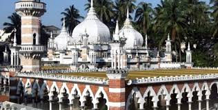 The sultan abdul samad building in front of merdeka square (independence square) in kuala lumpur was the headquarters of the british colonial we recommend booking sultan abdul samad building tours ahead of time to secure your spot. About Masjid Jamek Sultan Abdul Samad
