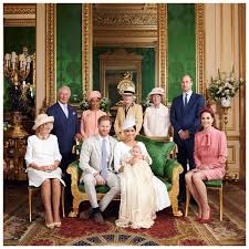 Последние твиты от rainha elizabeth ii (@beesilv). Por Que A Rainha Elizabeth E O Marido Nao Compareceram Ao Batizado De Archie Donna