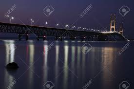 The mackinac bridge at night. Mackinac Bridge In Michigan Nachtzeit Lizenzfreie Fotos Bilder Und Stock Fotografie Image 5834801