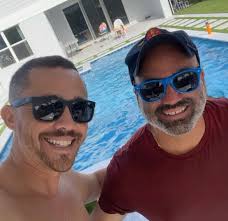 Jonathan Robles (@luxurylifepalmbeach) • Instagram photos and videos