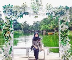 Jika berkunjung ke kabupaten kulonprogo, wisata alam kalibiru adalah salah satu tempat wisata yang menyimpan surga spot selfie cantik. Foto Hijabers Di Taman Bunga Ideku Unik