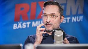 Rix Morronzoo: Maktspel och utfrysning