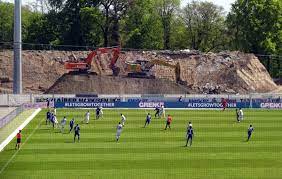 Das stadion des sv meppen muss allein für die sicherheitsauflagen für zwei millionen euro umgebaut werden. Der Ballreiter Der Star Ist Die Stahlrohrtribune Ksc Vs Sv Meppen 3 1 20 4 2019