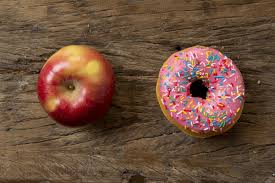 208 resultados de imágenes, fotos de stock e ilustraciones libres de  regalías para Apple versus donuts | Shutterstock