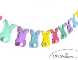 Mit Diesen Diy Bastelideen Girlanden Basteln Fur Ostern In 2020 Klopapierrollen Basteln Ostern Girlanden Basteln Osternest Basteln