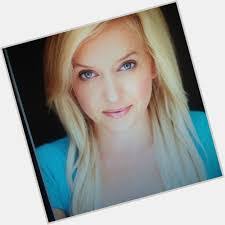 Lisa Lennox's Instagram, Twitter & Facebook