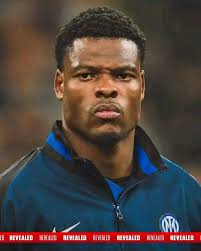 EPL is Back ⚽ Represent your team 👋 MANCHESTER UNITED ✓