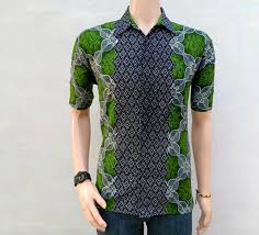 Gamis batik cap smoke warna gradasi kombinasi kain polos via www.bajubatikwanitapria.com. Graha Batik Desain Baju Batik Pria Kombinasi