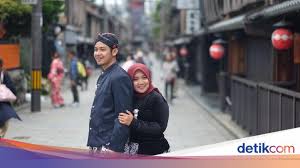 Foto prewedding adat jawa timur. Cerita Di Balik Foto Prewedding Di Jepang Pakai Baju Adat Jawa Yang Viral