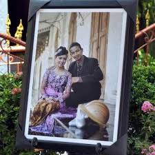 Dengan mengetahui ukuran foto tersebut, maka foto yang kita cetak tentu akan senantiasa pas, baik pas untuk permintaan perusahaan, maupun pas saat dimasukan ke dalam bingkai. Jual Frame Foto Black Ukuran 20r 50x60 Cm Kota Bekasi Aha Creationtoinovation Tokopedia