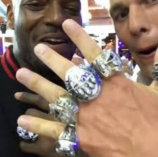 Top tom brady rookie cards. Tom Brady Shows Off All Five Rings Agoodoutfit