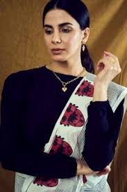 Initially, when kirti made her mind to enter in the acting field, her siblings first warned her and asked her to rethink about the decision she has made. Kirti Kulhari Feels Special That 2020 Has Concluded On A Warm Note For Me India New England News