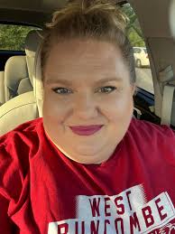 Good morning! Lip color for the day is Vintage Rose HydraMatte 💋