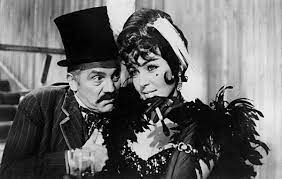 Metal objects form a funnel. Galerie Kveta Fialova 88 Majetek Za 10 000 000 Korun Proc Je Dedicky Nedostanou Foto 28 Ahaonline Cz