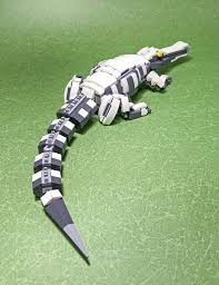 Caiman Alligator So Cool No Matter What It Could Be Lego Dragon Lego Sculptures Lego Bionicle
