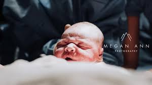 Diese frage beschäftigt auch das promipaar janni hönscheid und peer kusmagk. Janni Honscheid So Dramatisch War Die Geburt Von Tochter Yoko Brigitte De