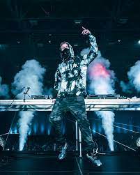 Nos coups de coeur sur les routes de france. Alan Walker Nice Sound For You Musica Top 10 Top 5 Internacional Dicas De Musicas Traducao Alan Walker Alan Walker