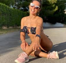 Joana amaral dias voltou a aparecer despida. Joana Amaral Dias Mostra Corpo Em Forma Com Biquini Reduzido