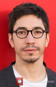 Today, we're celebrating the one and only Justin Theroux, who turns 53!  From his unforgettable roles in The Leftovers and Beetlejuice 2 to his  recent wedding to actress Nicole Brydon Bloom, Justin