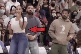 Want to score a date with one of those most successful entertainers on earth? Tfkjmc1ltwcp6m