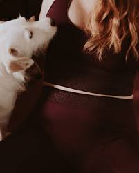 Alors qu'il existe différents types de contrairement aux à priori, il ne faut pas nécessairement être souple pour se mettre au yoga. Se Mettre Au Yoga Les Dessous De Marine