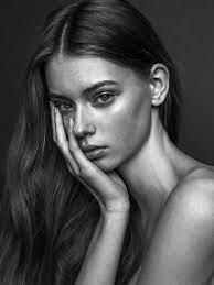 25 Fashion Photography Examples Richpointofview Portrait Photography Women Portrait Photography Poses Women