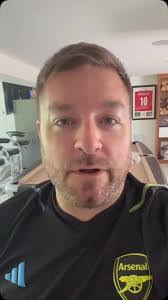 Paul Newbury's Instagram, Twitter & Facebook