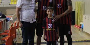 ahaber eda ece ile basketbolcu buğrahan tuncer'in aşkını koronavirüs karantinası bitirdi. Bugrahan Tuncer Den Eskisehirli Sporseverler Cagri