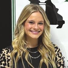 Abby Bowen's Instagram, Twitter & Facebook