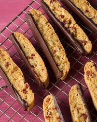 Biscotti Au Chocolat Blanc Et Aux Fraises Trempes Dans Le Chocolat Noir White Chocolate Strawberries Chocolate Strawberry Chocolate Dipped