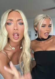 Beth Mattingly's Instagram, Twitter & Facebook