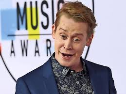 Und der muss nun alleine klar. Macaulay Culkin Aus Kevin Allein Zu Haus Lasst Fans Uber Seinen Vornamen Abstimmen