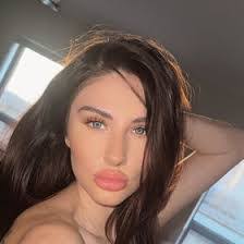 Goldie Dawson's Instagram, Twitter & Facebook