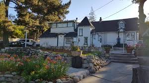 Carmel green lantern inn also features tour/ticket assistance, a garden, and coffee/tea in a common area. Knotty Pine Picture Of Carmel Green Lantern Inn Tripadvisor