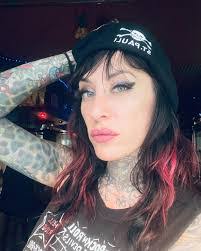 Lauren Coffin's Instagram, Twitter & Facebook