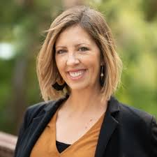 Last week marked the conclusion of my internship as a Creative Intern with  OUTFRONT Media in the Minneapolis office. I am incredibly grateful of the  opportunity to work with such a talented