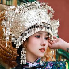 The Evolution and Symbolism of Earrings in Chinese History